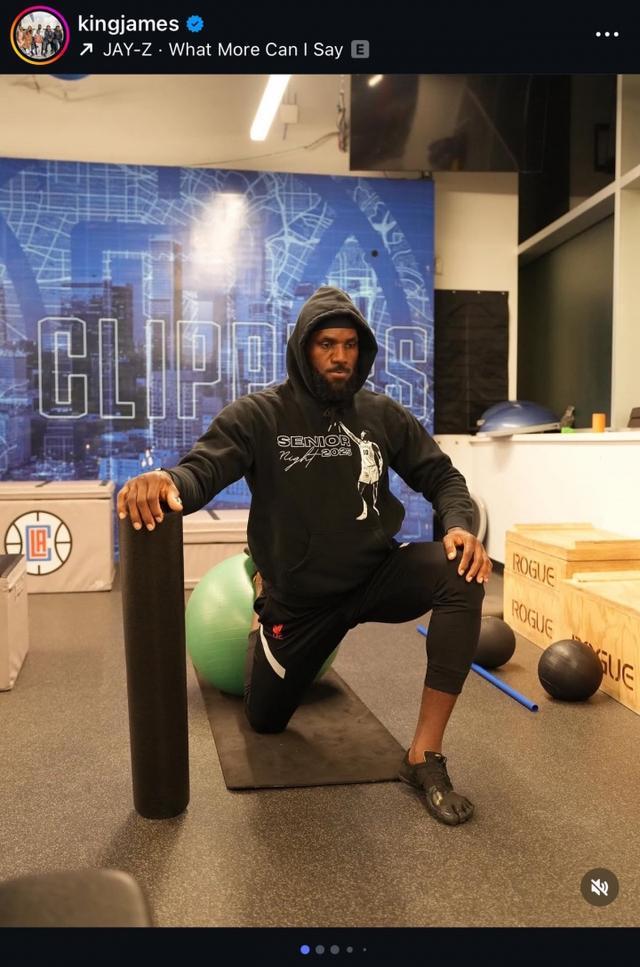 前NBA球员炮轰詹姆斯：自恋且输球不担责 引发舆论热议