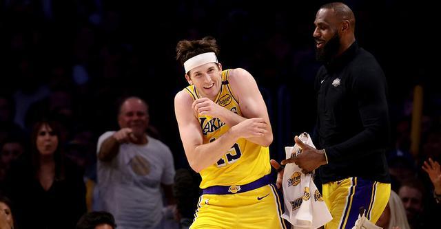 里夫斯自曝：训练营被詹姆斯打爆 曾怀疑自己能否立足NBA