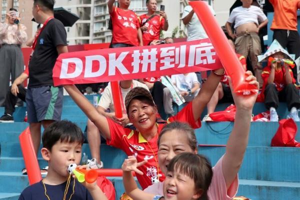 渝超联赛：大渡口VS江北 绿茵场上的激情对决