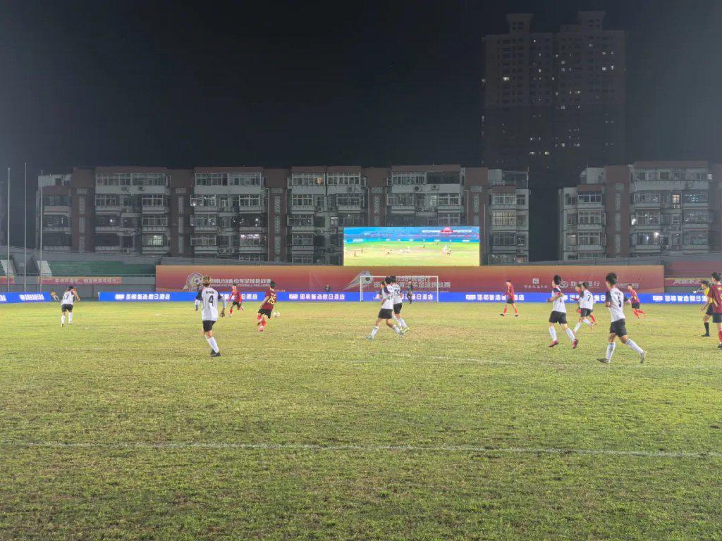 邯郸U18足球赛：复兴钢焰4:0胜曲周神龙，强势晋级半决赛