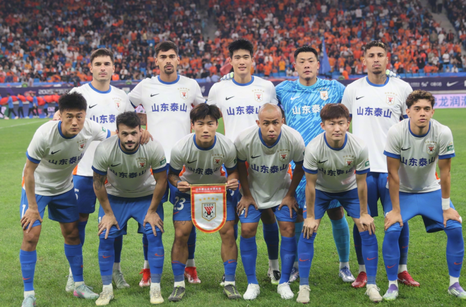 山东泰山2-2平青岛海牛引争议，韩鹏怒批三将或遭问责