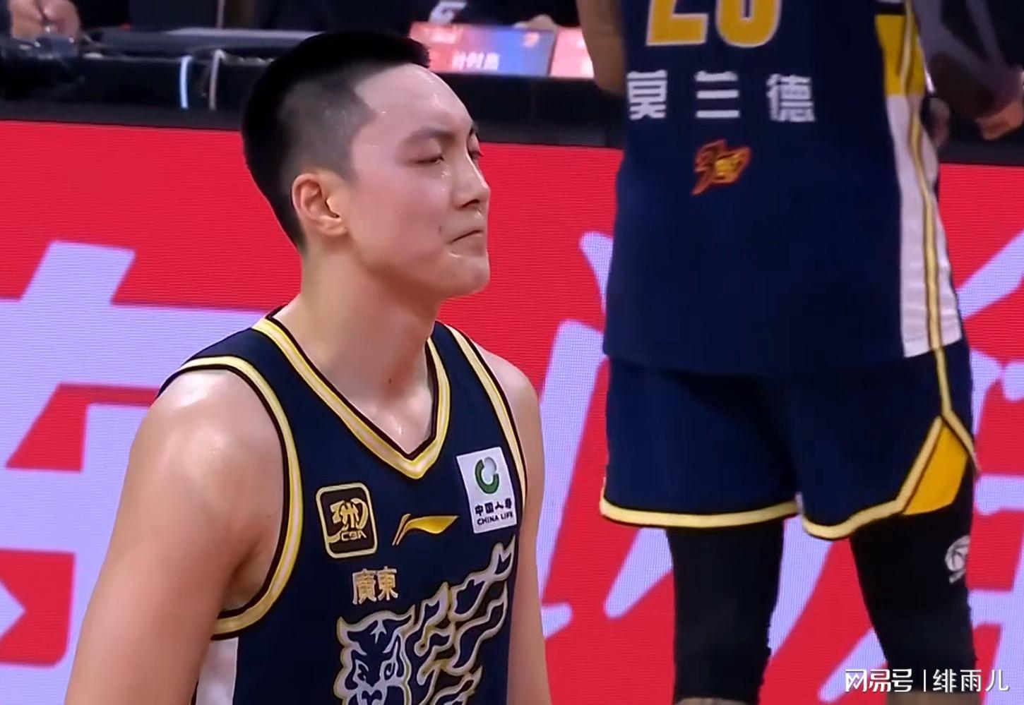 广东队新领袖崛起！CBA顶级锋线崔永熙获朱芳雨倾囊相授