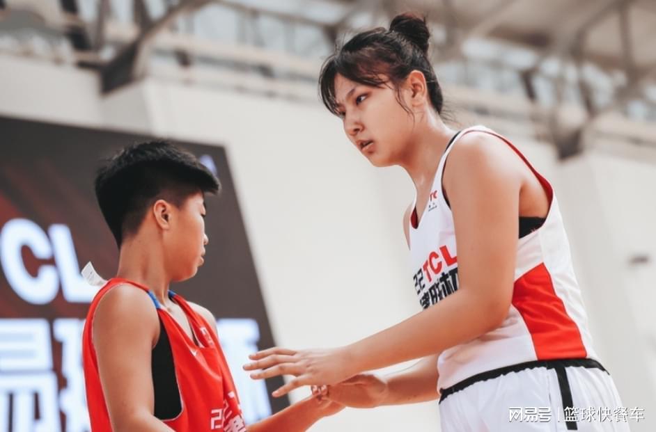 女篮亚青赛名单揭晓！李月汝妹妹李玉乾领衔，U16中国队冲冠在即