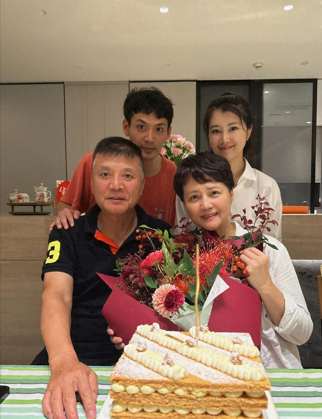 茹萍现状：定居杭州住别墅，没啥收入但有钱花，继子女儿都很孝顺