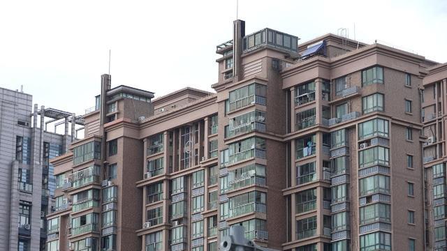记者暗访揭秘：上海中介雇人看房压价，房东直呼被套路