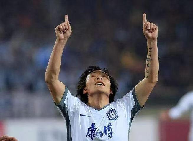陈涛重返泰达足球场：唤起美好回忆，感恩天津球迷支持