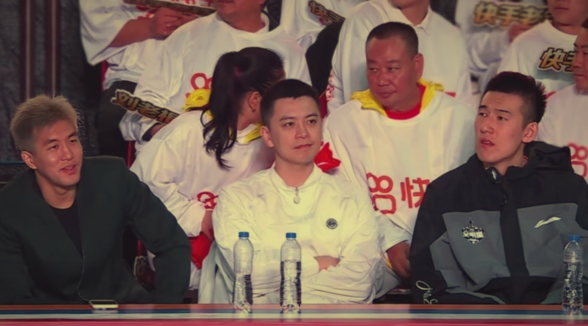 杨鸣忙碌不停！郭艾伦人气依旧，格林赠赵本山特别礼物，韩德君瘦身