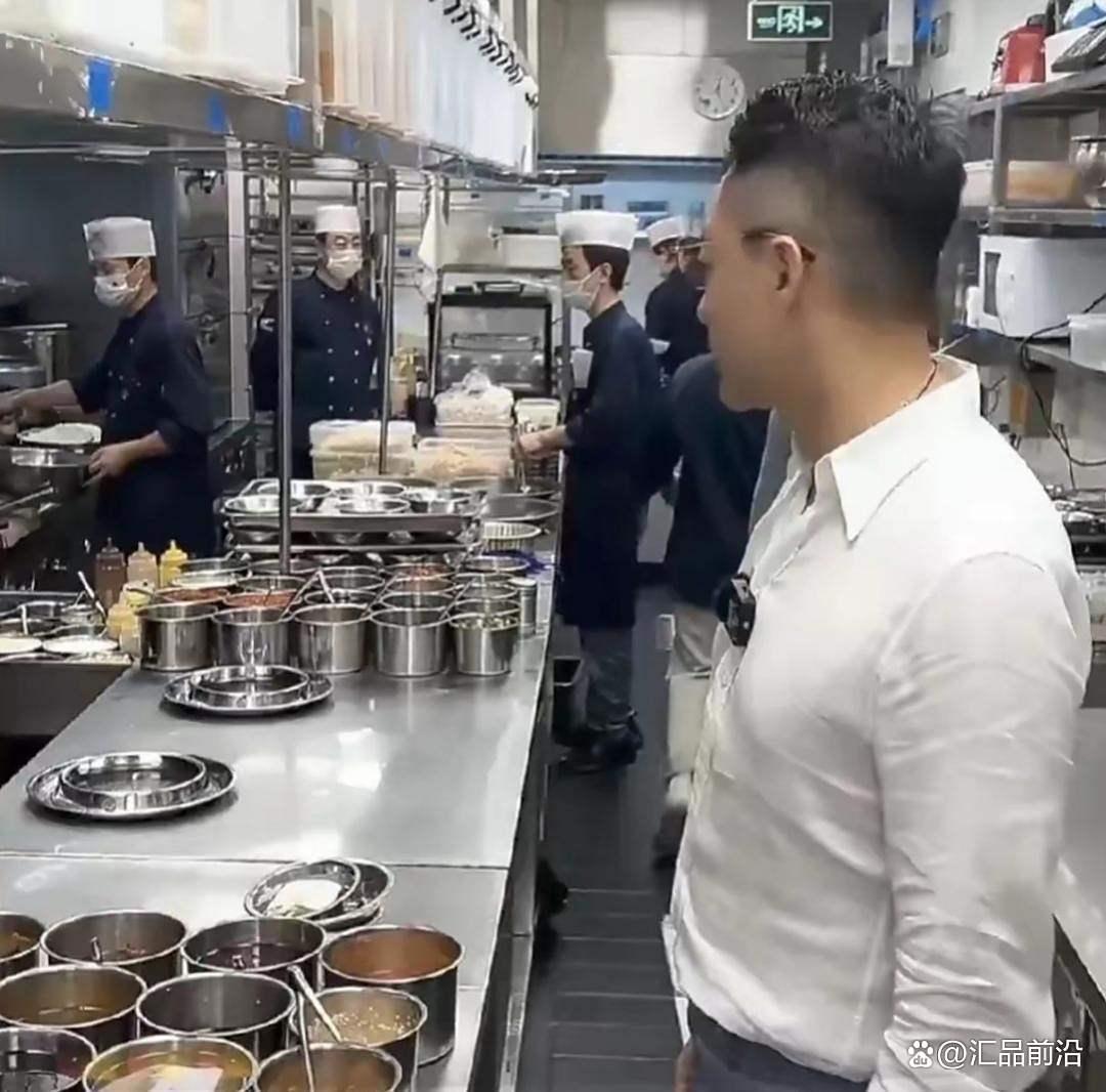 麻六记后厨标准化操作
