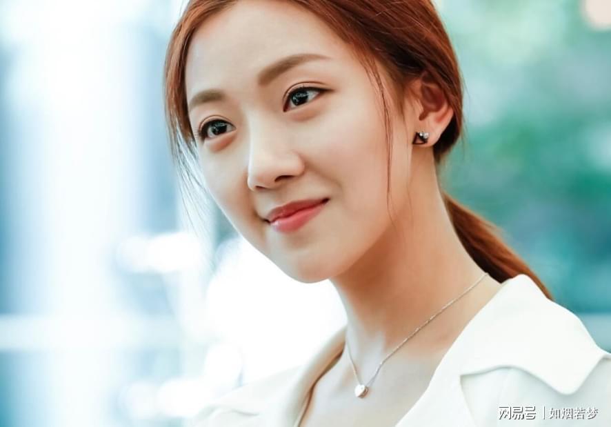 老人搓麻将把孙子锁进狗笼，儿媳没发火，3个月后老太自食苦果