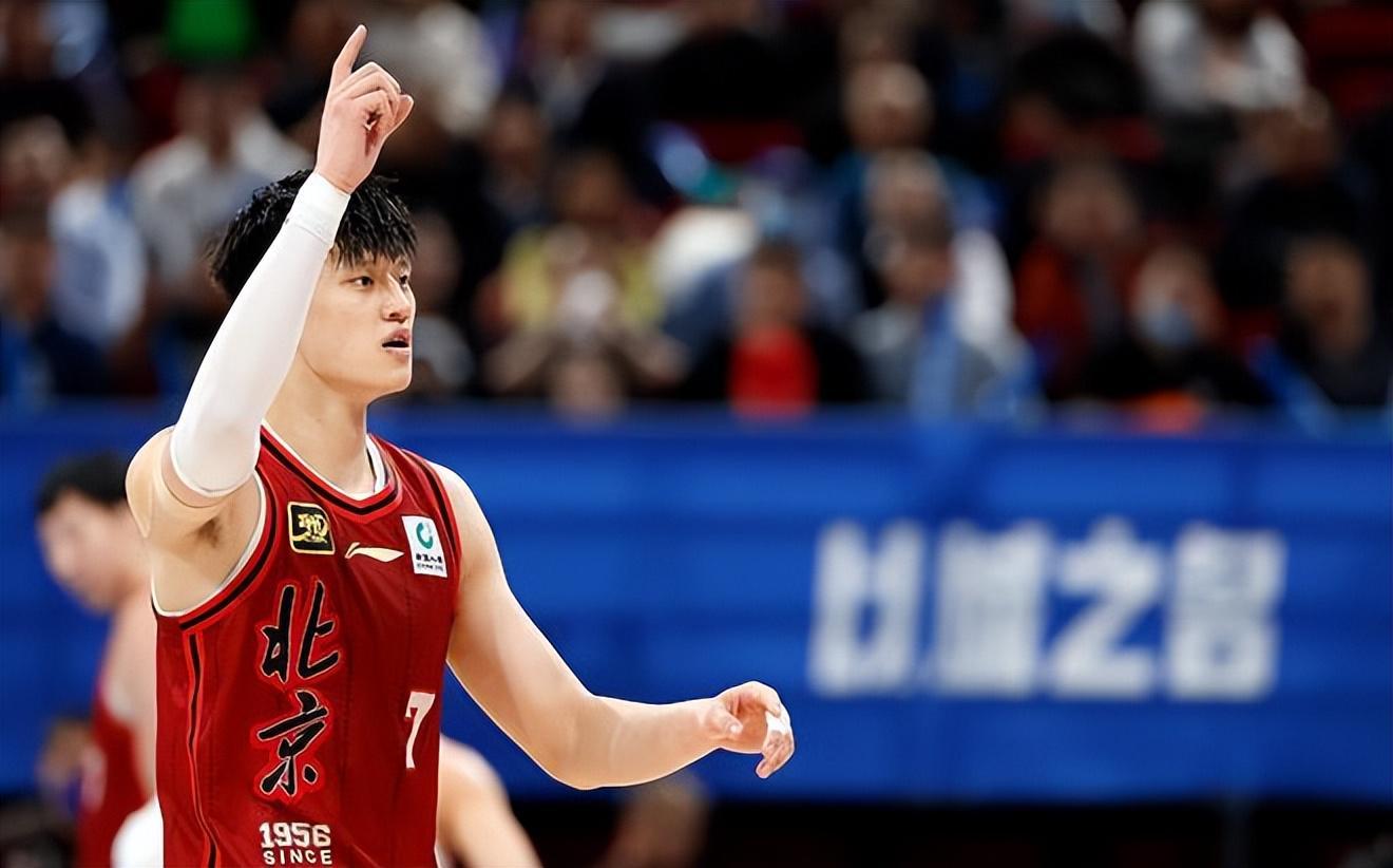曾凡博获篮网训练营合同，双向合同竞争激烈