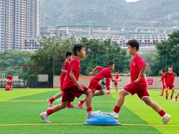 渝超联赛半数球队现南岸身影 辅仁中学成青训标杆