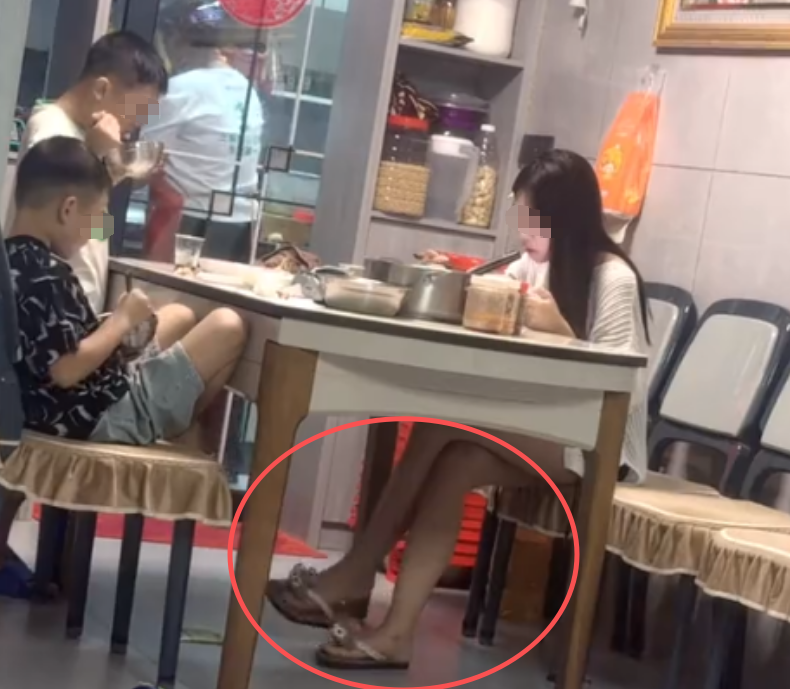 父亲拍摄女儿美腿引众怒：流量时代下儿童隐私如何守护？