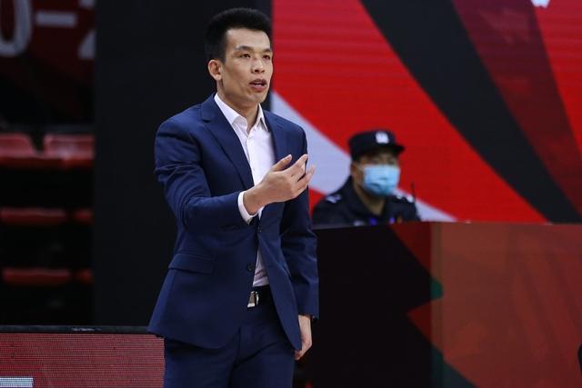 解立彬谈球队目标：正视与CBA强队差距 蓄力冲击更高舞台