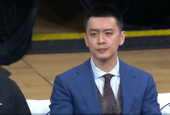 辽宁男篮新赛季四大挑战：阵容短板待解，球迷热议未来