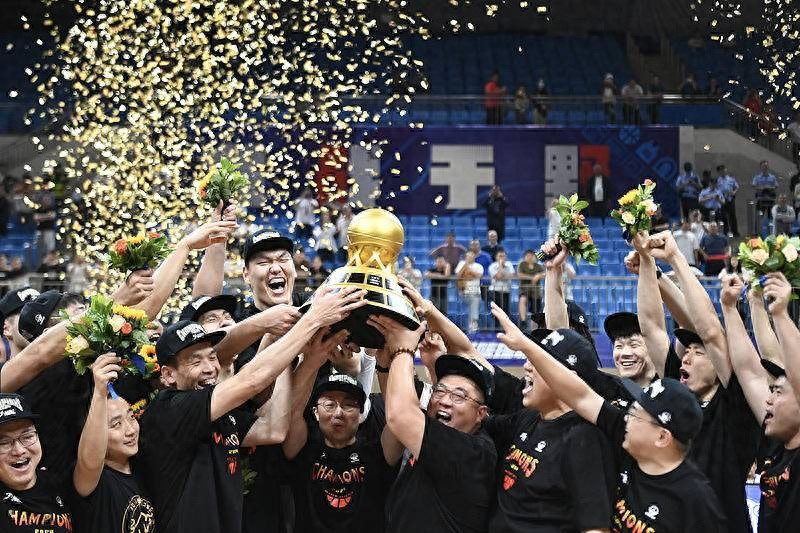 香港金牛卫冕NBL冠军后，CBA梦想之路仍存挑战