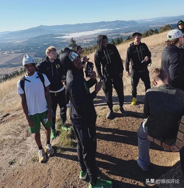 林葳动态：与俄勒冈队友爬山，NCAA征程倒计时