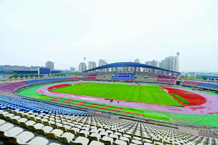 本周日湘超联赛湘潭主场开赛，市体育中心焕新迎战