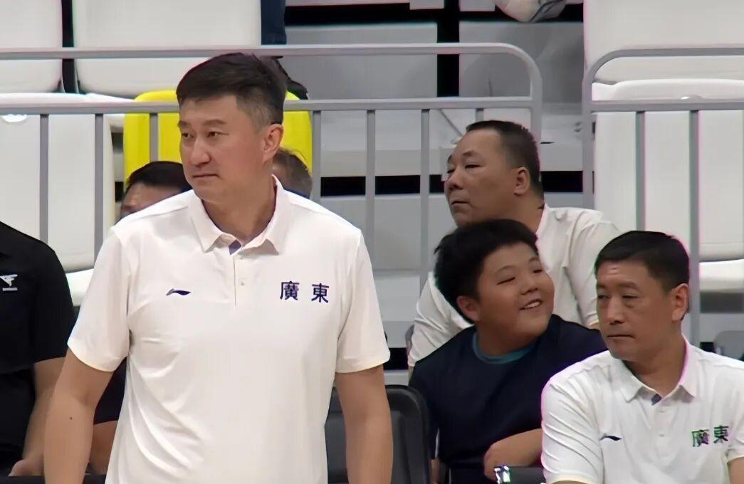 广东男篮92-105不敌青岛，徐杰29分难救主，焦泊乔张文逸数据解析