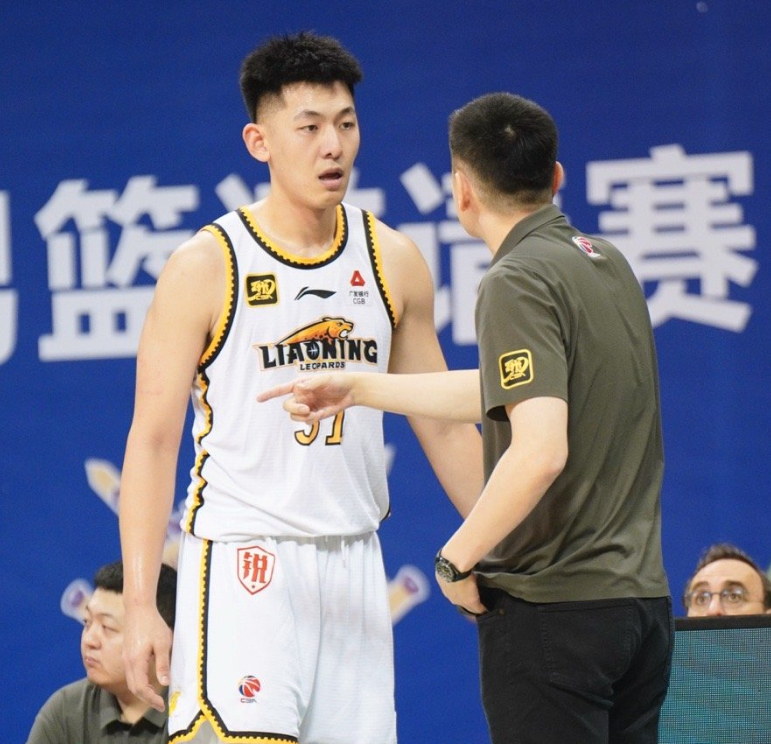 张陈治锋：辽篮内线新星崛起，攻防全面引期待