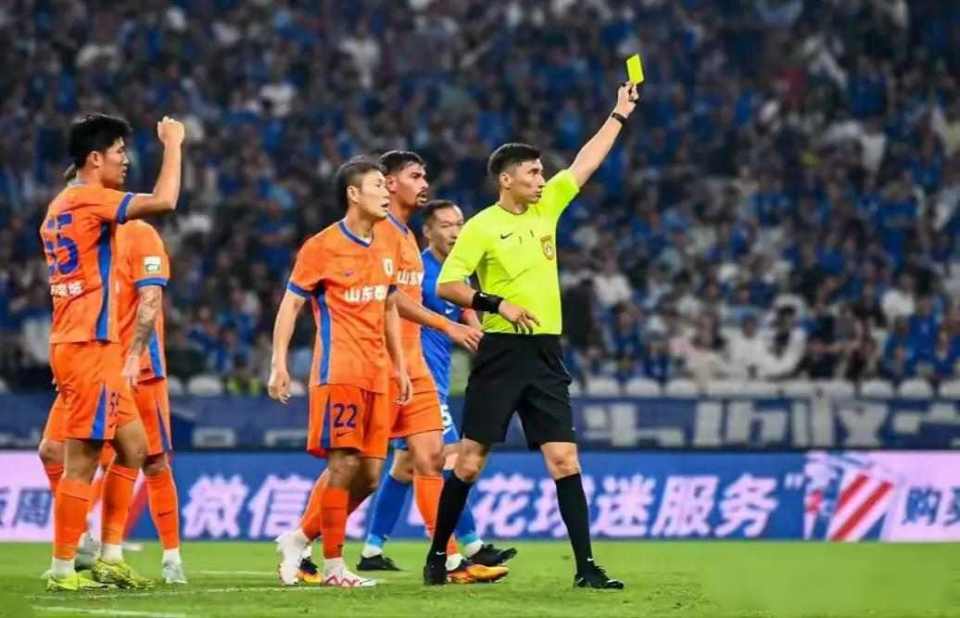 足协12天后驳回泰山申诉：马纳法未手球判罚获FIFA专家支持
