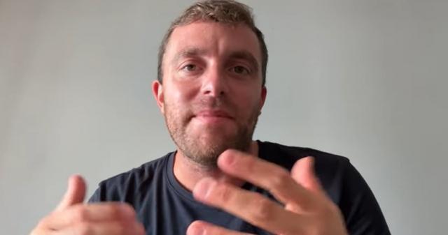 罗马诺确认：维尼修斯无意离队，愿长期效力皇马