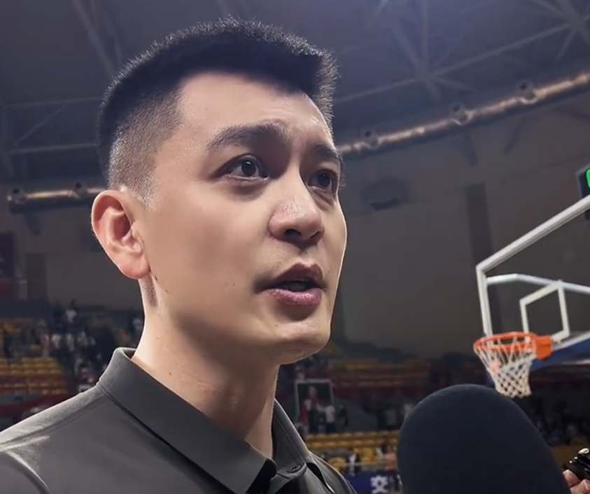 辽宁男篮热身赛胜北控，杨鸣谈压力与全队努力