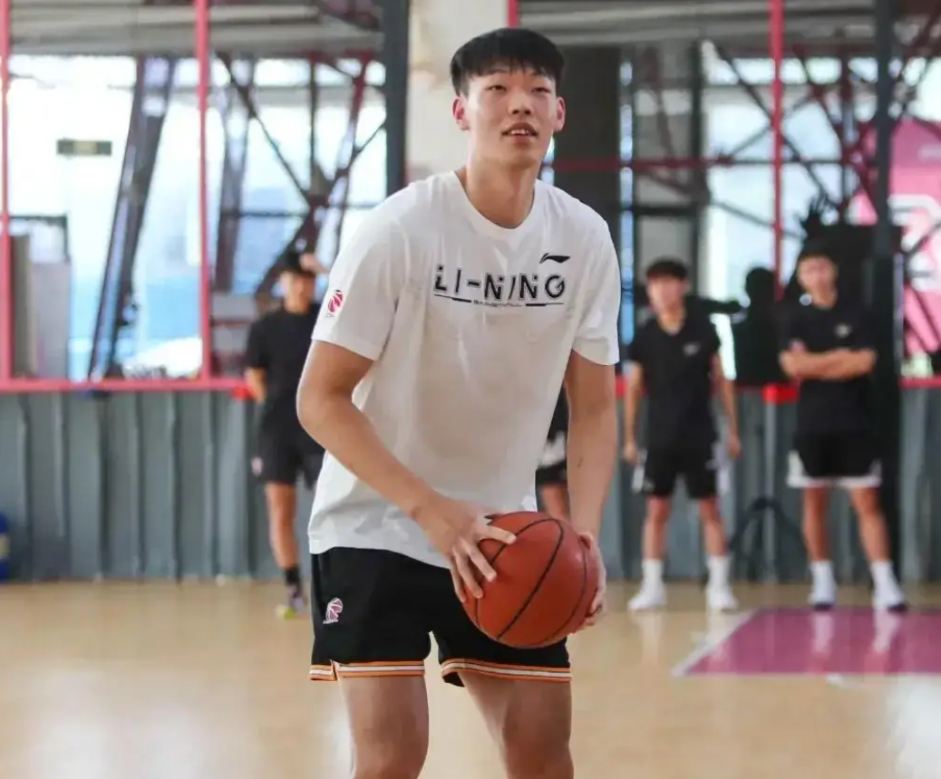 广东宏远77-64胜山西：张昊22分闪耀，焦泊乔王少杰需提升