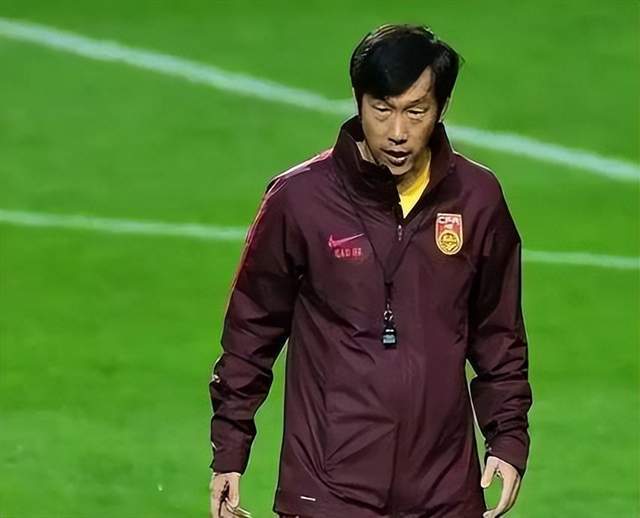 国足选帅新动向：仅1位本土教练达标，高洪波或成唯一选择