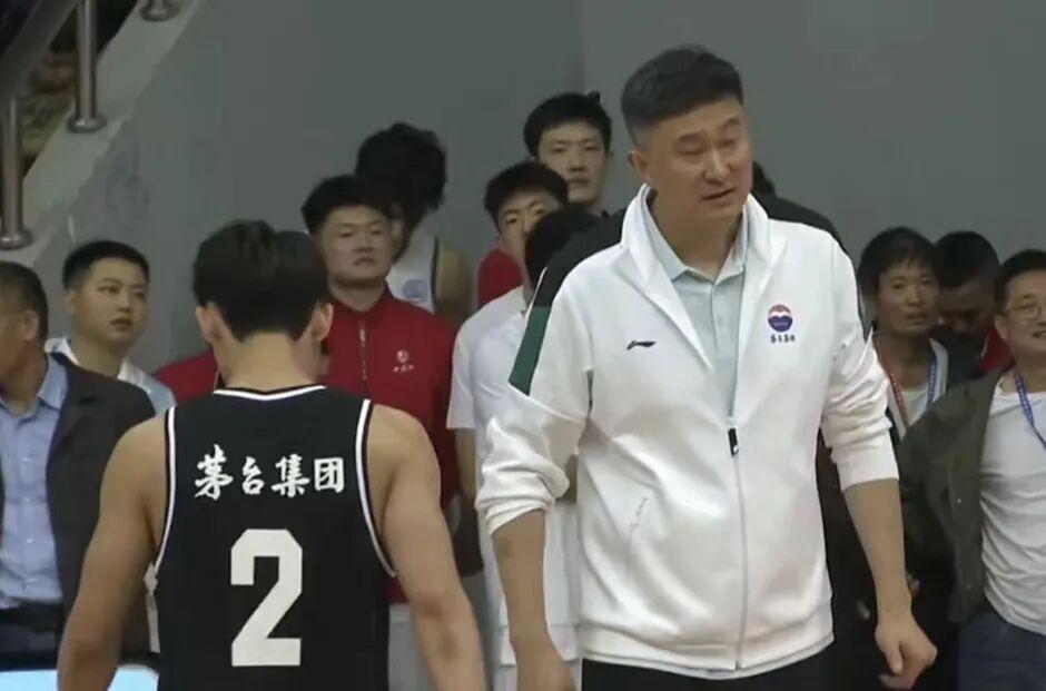 广东男篮77-64力克山西，张昊22分闪耀全场，徐杰13分受严防