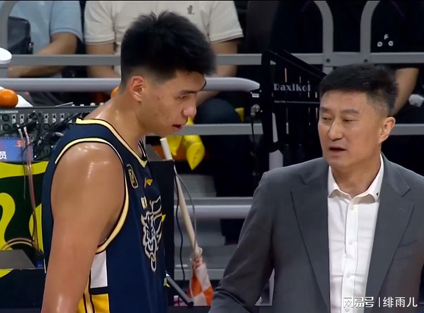 广东男篮内线告急！焦泊乔难救主，朱芳雨或召回徐昕补强