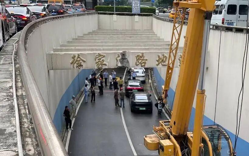 上海徐家汇路地道将实施10天分时段交通管制，肇事司机已被刑拘