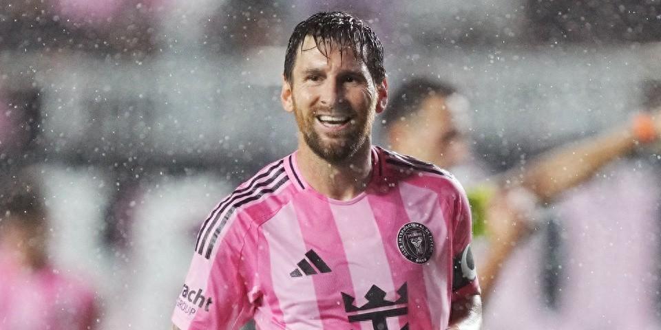 梅西2球1助闪耀全场，迈阿密国际4-0横扫纽约城
