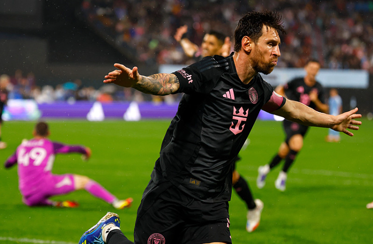 梅西双响闪耀赛场！迈阿密国际4-0大胜纽约城晋级季后赛