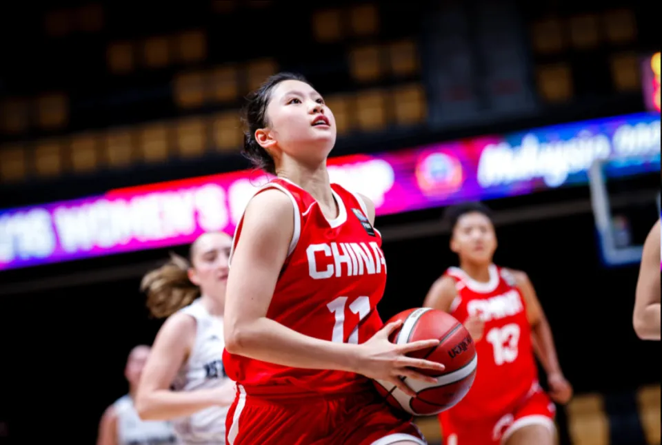 狂胜66分却难掩隐忧！U16女篮投射低迷，未来路在何方？