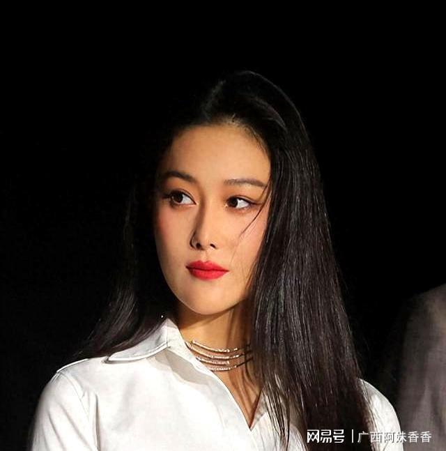 张馨予分手6年后嫁普通人，如今家庭幸福成人生赢家