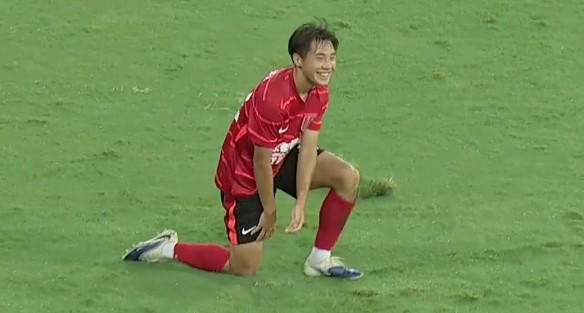 中乙联赛8月最佳青年球员：成都B队16岁前锋帅惟浩斩获殊荣