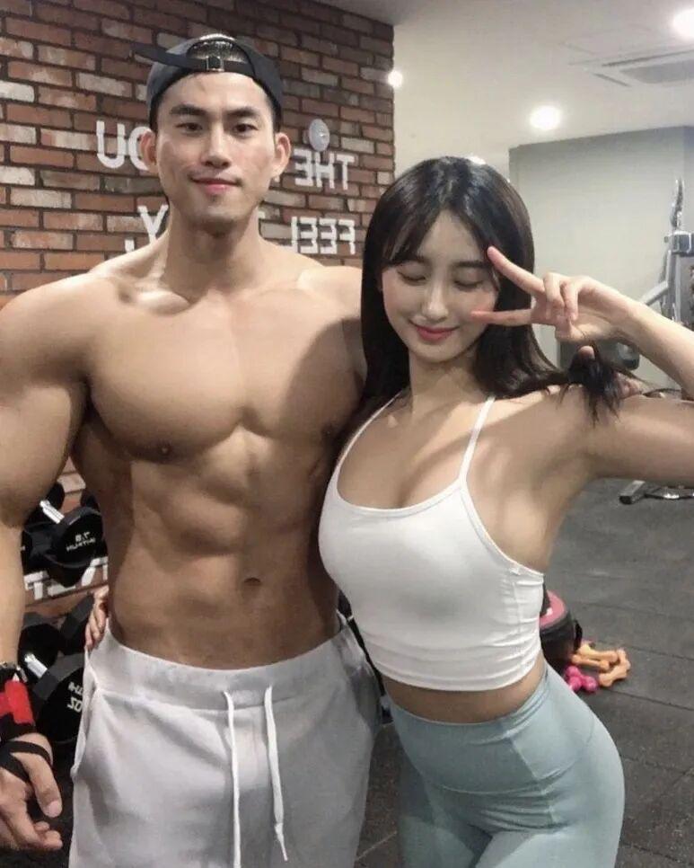 丹妮和Yun健身照
