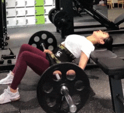 丹妮和Yun健身互动GIF
