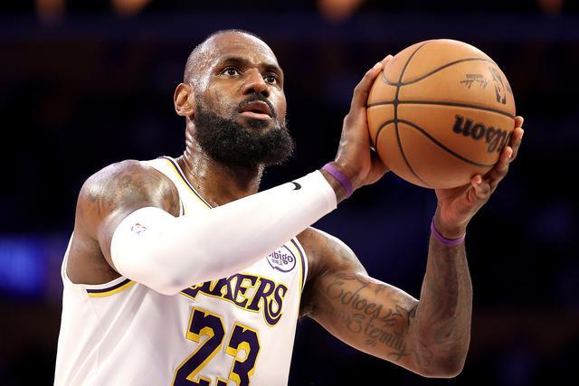 NBA劳模！詹姆斯自2003年进入联盟后出场时间领先全联盟20000+分钟