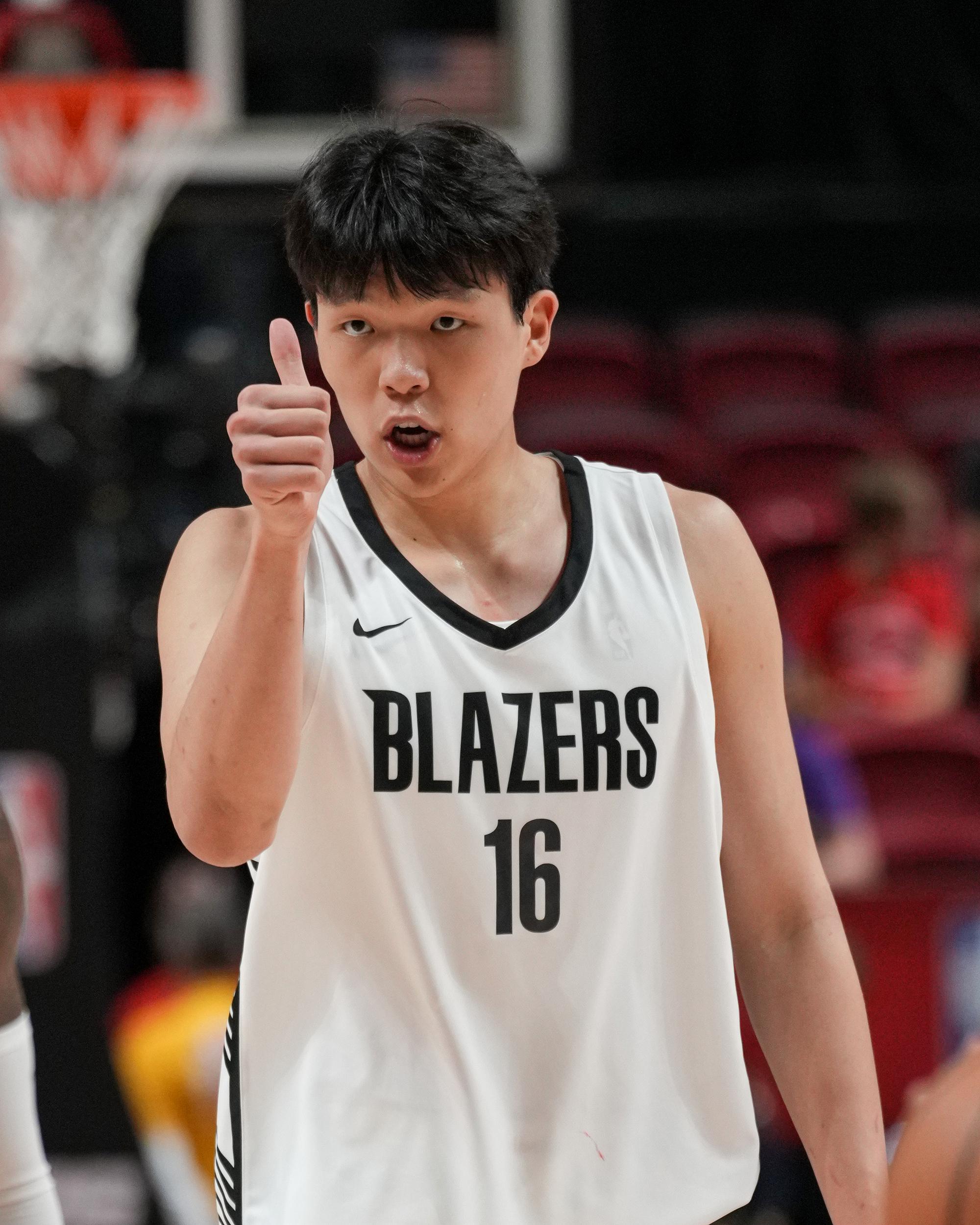 哈利伯顿盛赞杨瀚森：期待其NBA表现，传球天赋备受看好