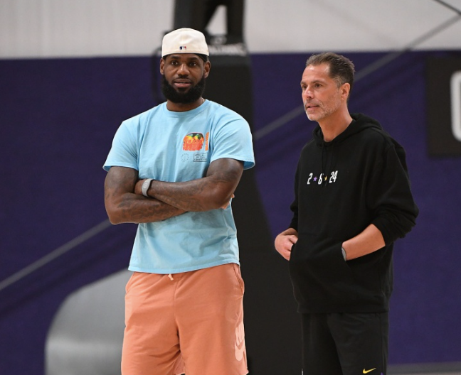 NBA自由市场大变动：詹姆斯续约被拒，火箭锁定杜兰特，快船成赢家