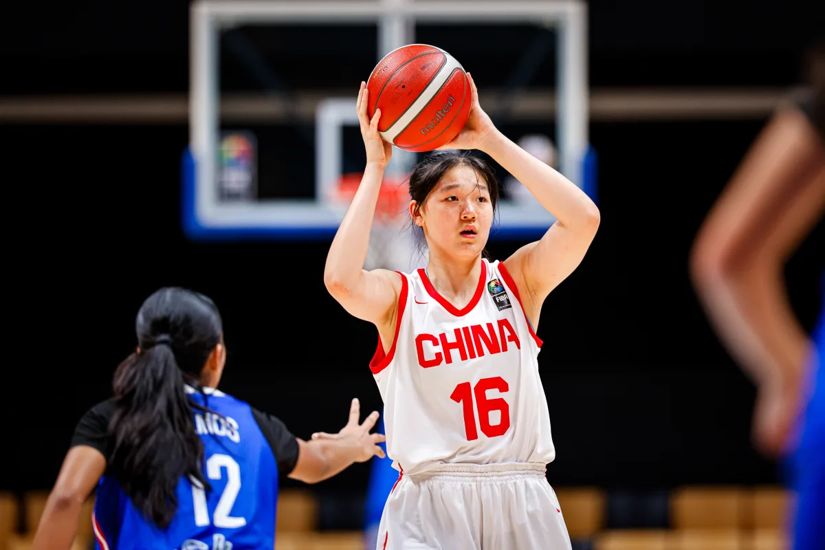 15岁1米90新星孙晗昀闪耀U16女篮亚洲杯，率队进四强