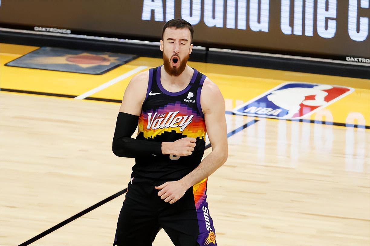 前NBA乐透秀卡明斯基或加盟广州队，CBA新赛季迎强援？