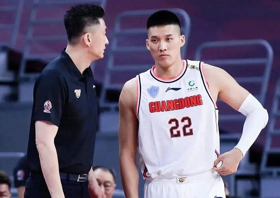 重磅签约！广东三冠中锋曾繁日正式加盟吉林男篮