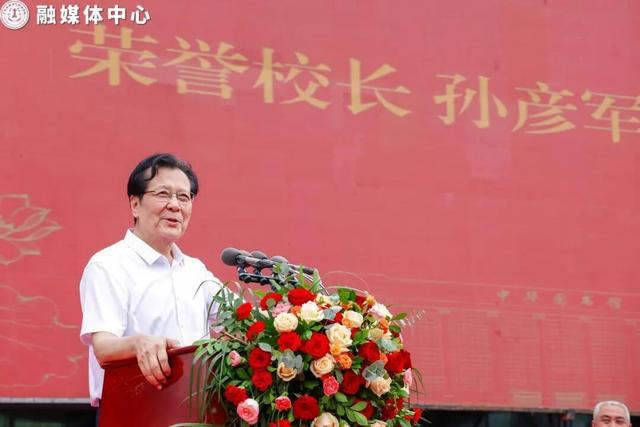 《三国演义》刘备饰演者孙彦军：从演员到高校校长的跨界人生