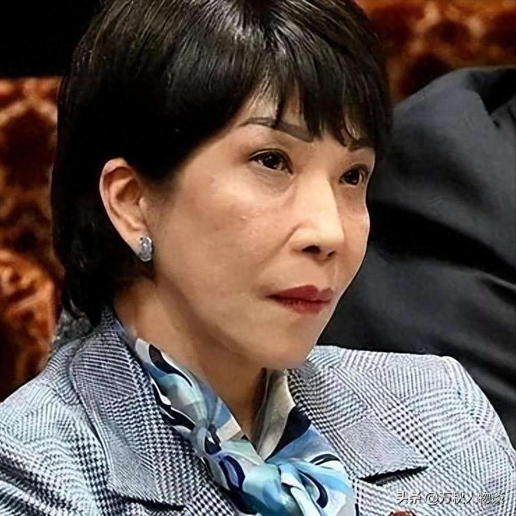 画风突变！日本政坛‘反华疯婆子’高市早苗遇阻，民众自发辟谣