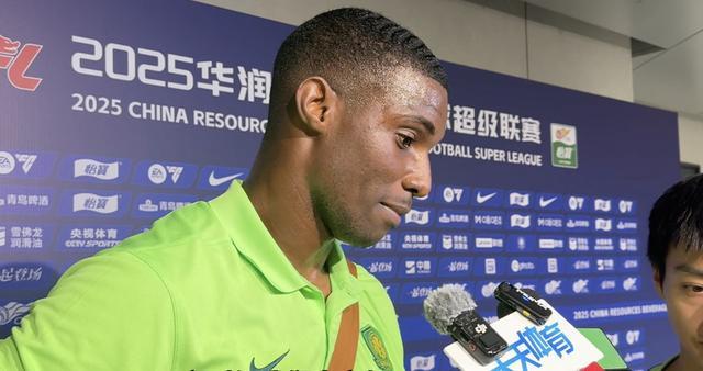 法比奥戴帽盛赞张稀哲：开朗大男孩助力国安4-2胜大连