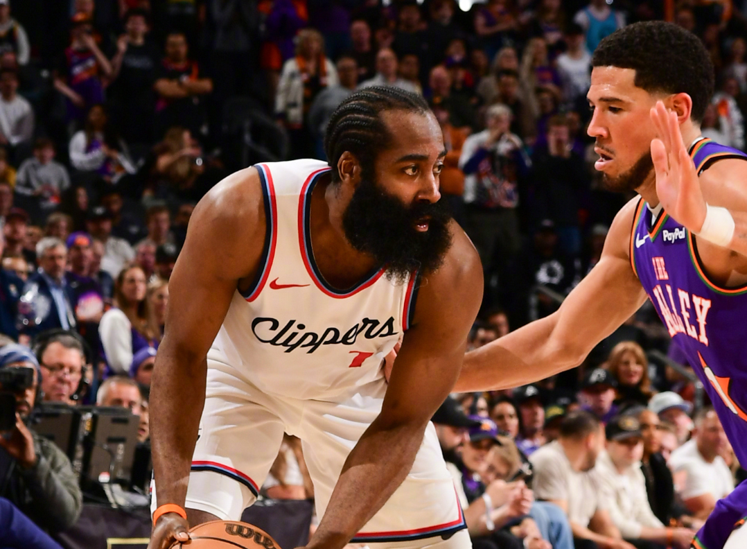 5年3.2亿顶薪却难带队！NBA布克被指最被高估超巨