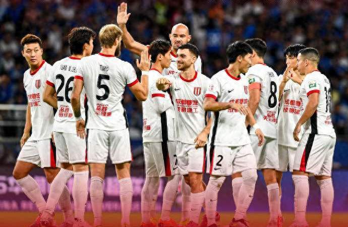 中超爆冷：成都蓉城3-3遭浙江绝平，海港登顶积分榜