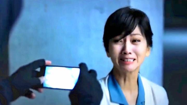 港媒曝赵雅芝晚年困境：71岁仍被3子啃老，不敢老去的女神